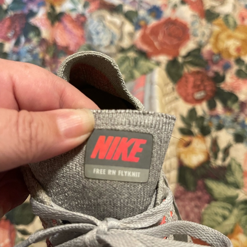 Nikes - Picture 2 of 4